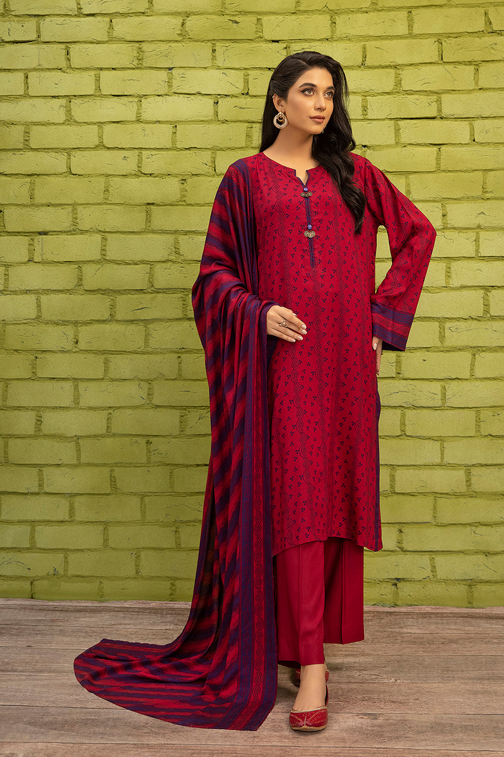 3 Piece – Printed Lawn Suit (Nishat Linen) - Image 4