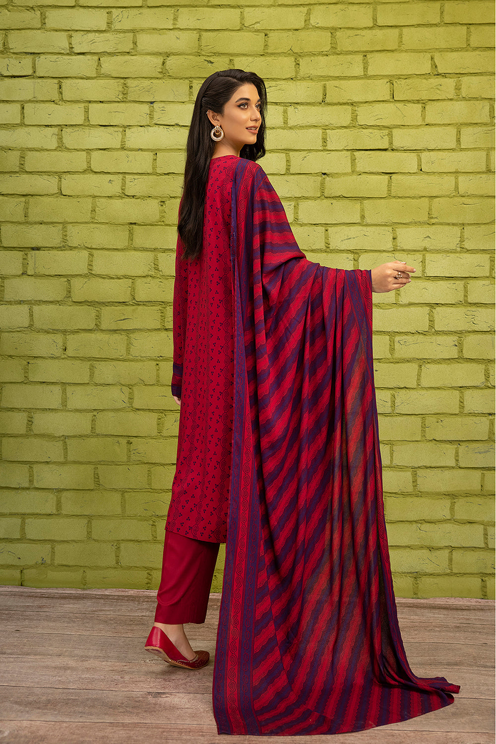 3 Piece – Printed Lawn Suit (Nishat Linen) - Image 5