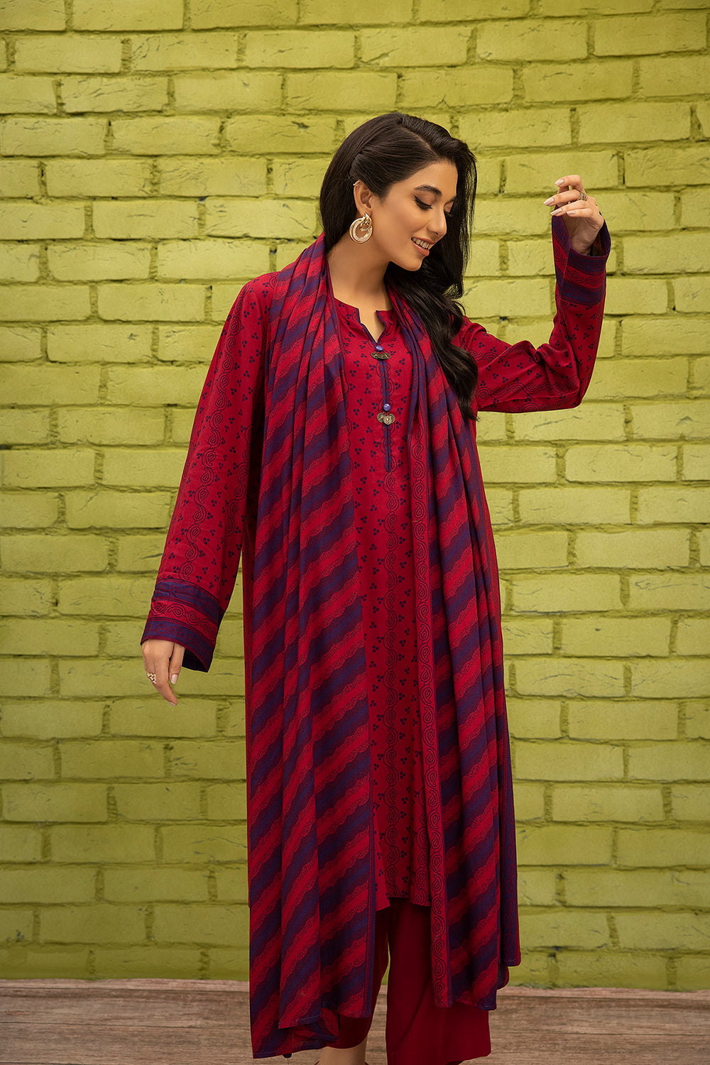 3 Piece – Printed Lawn Suit (Nishat Linen) - Image 3
